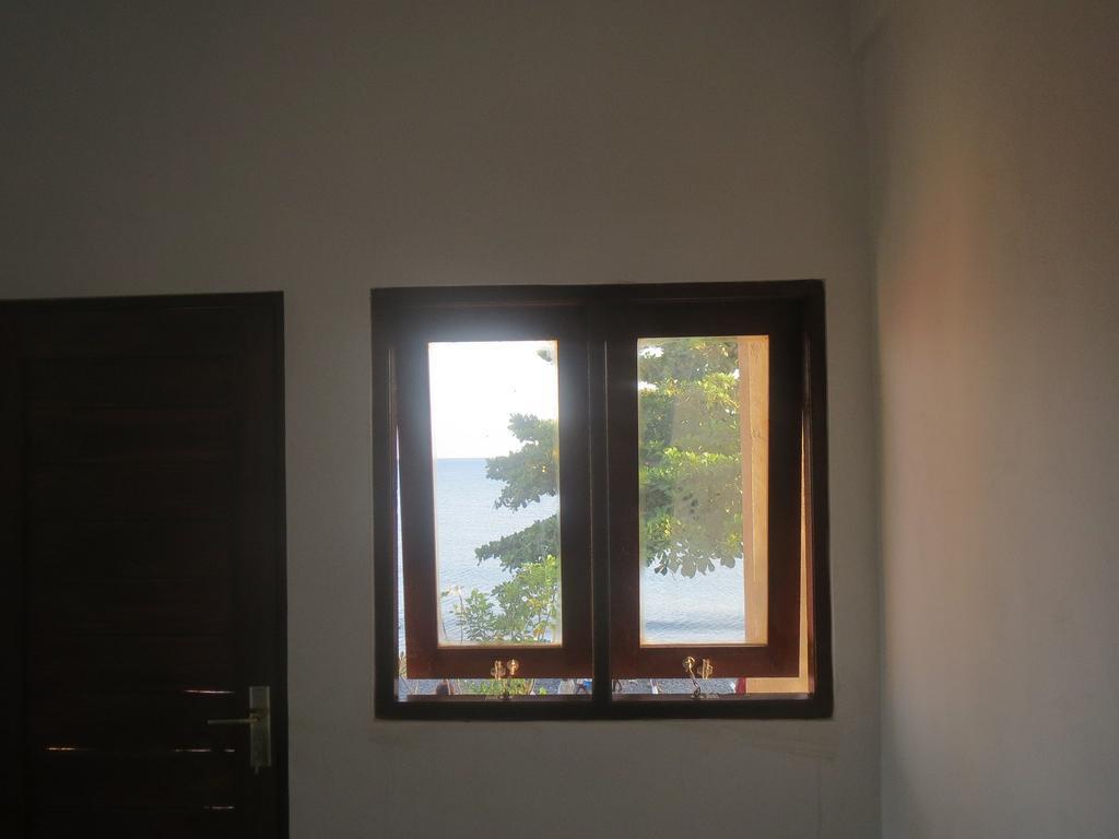 Amed Sari Beach Guesthouse الغرفة الصورة